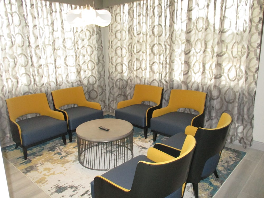 Best Western Plus Bloomington East Hotel 15/24