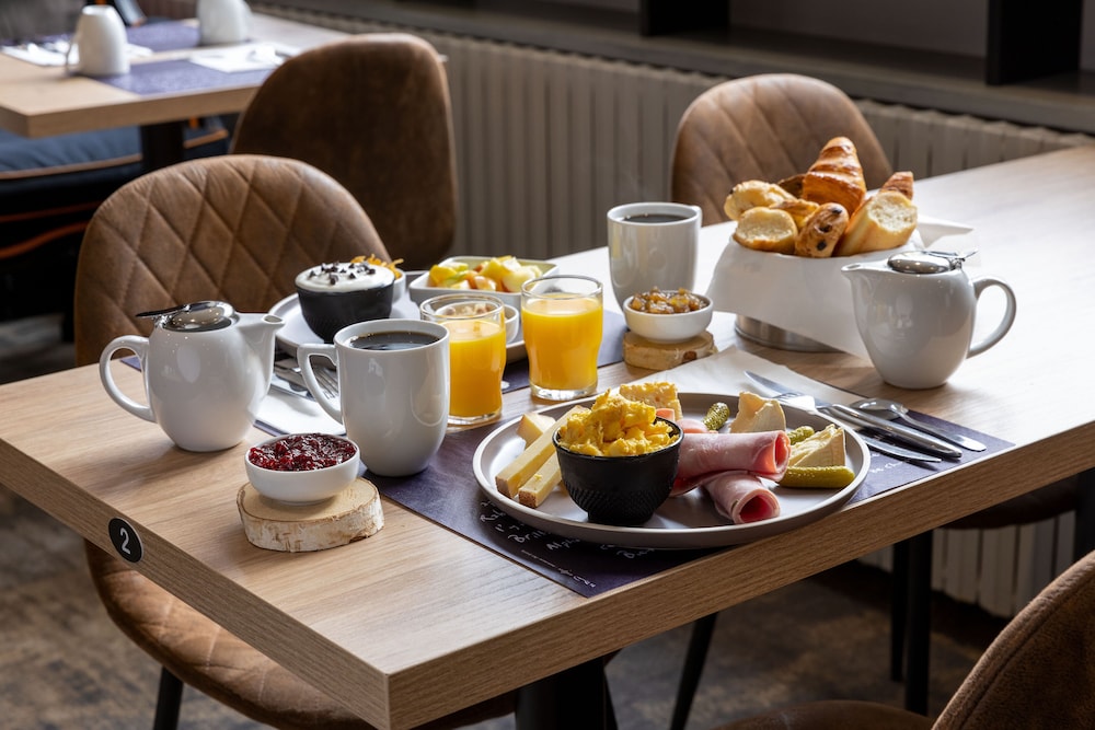 Hotel Du Dauphin Les Loges 38/50