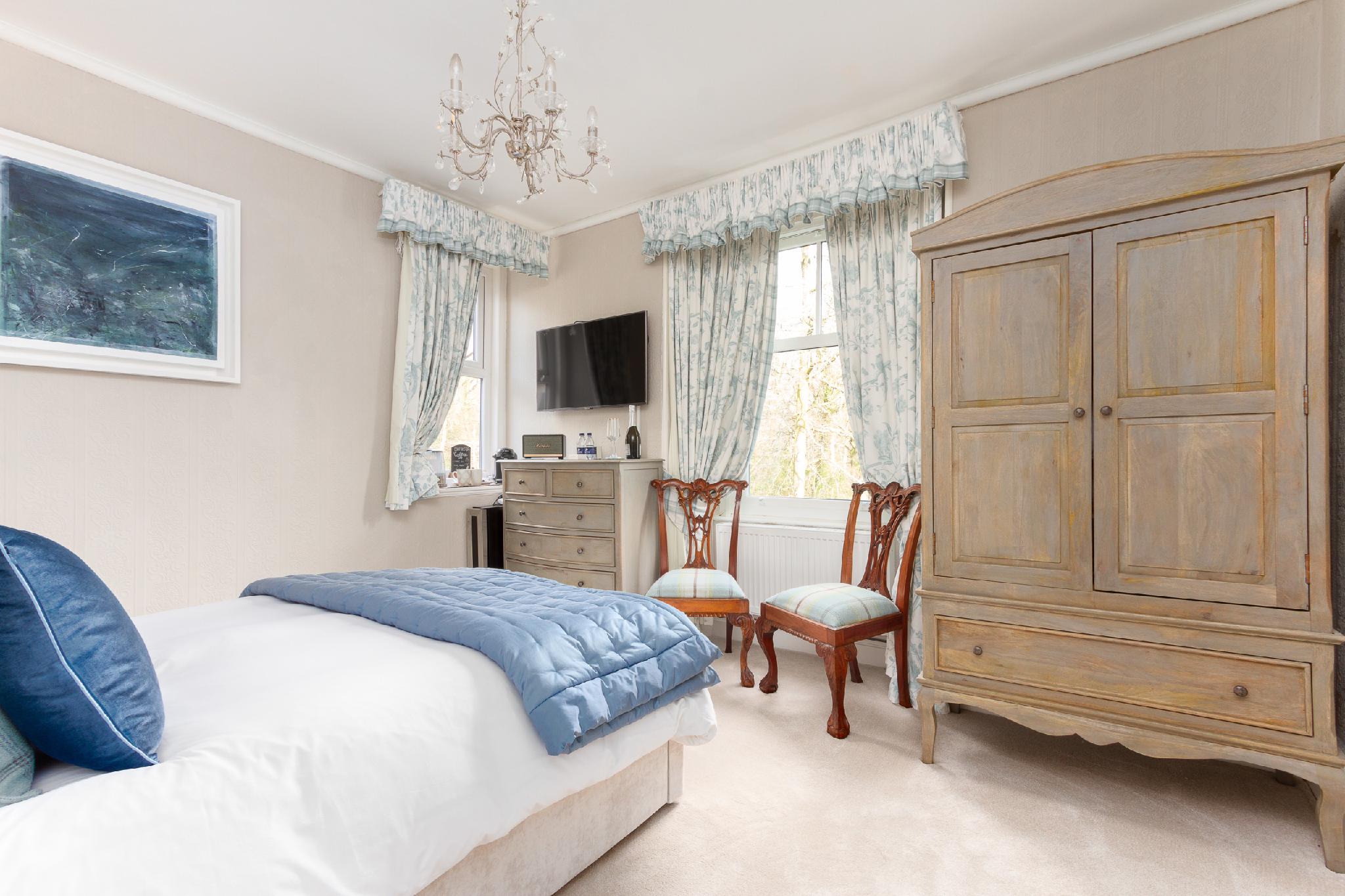 Superior, Luxury, King Bed, Lake and River View