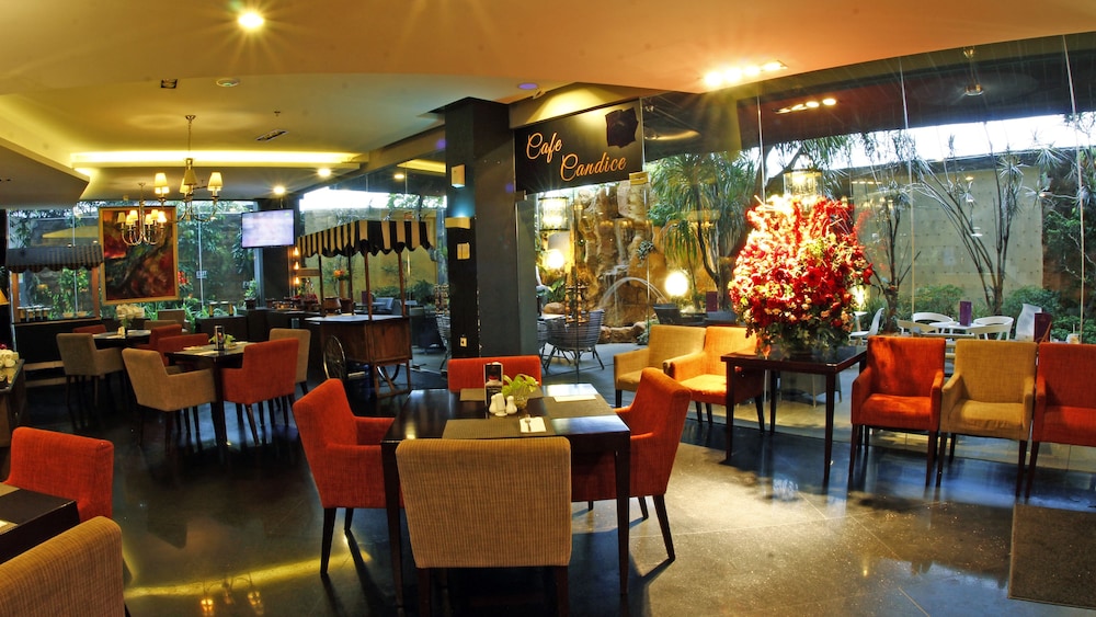 Amaroossa Cosmo Jakarta 33/50