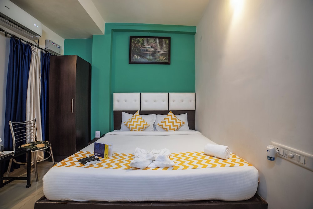 Hotel Yash Residency 25/35