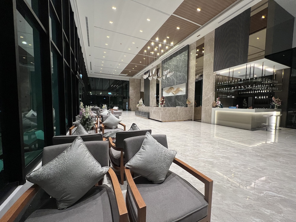 Crystal Srivaree Suvarnabhumi Hotel 34/49
