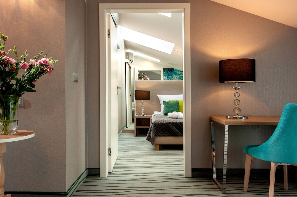 Plaza Boutique Hotel 44/68