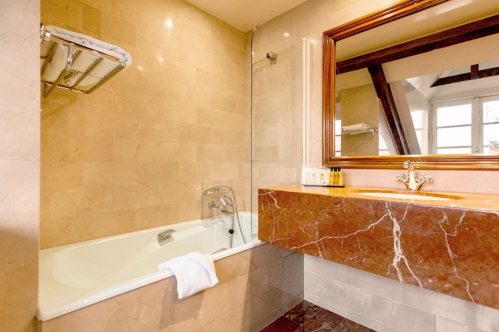 Hotel Left Bank Saint Germain 32/35