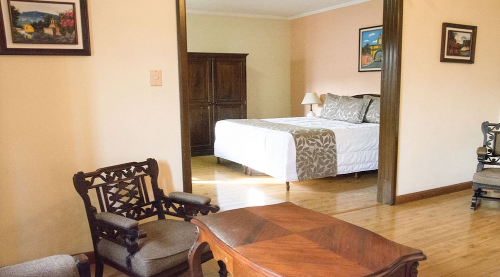 PENSION BONIFAZ 14/29