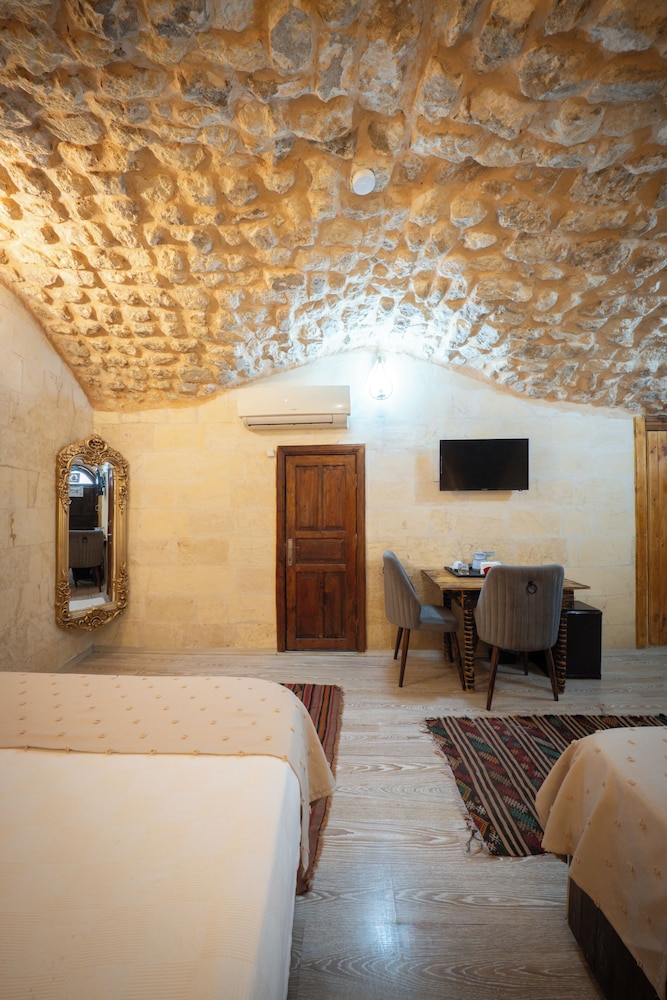 Karagul Otel 35/50