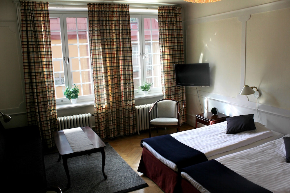 Hotel Emma 8/39