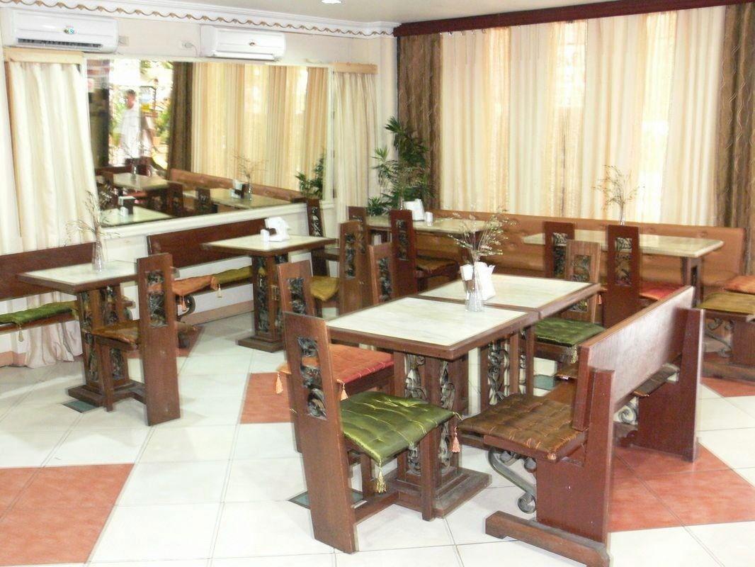 Plaza Maria Luisa Suites Inn 26/38