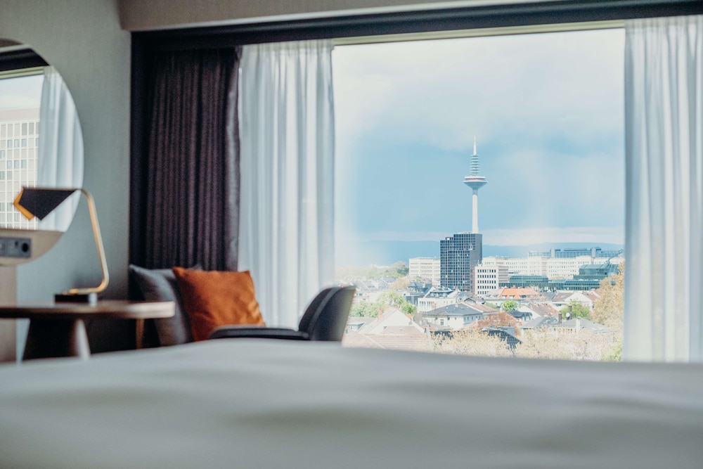 Hilton Frankfurt City Centre 15/88