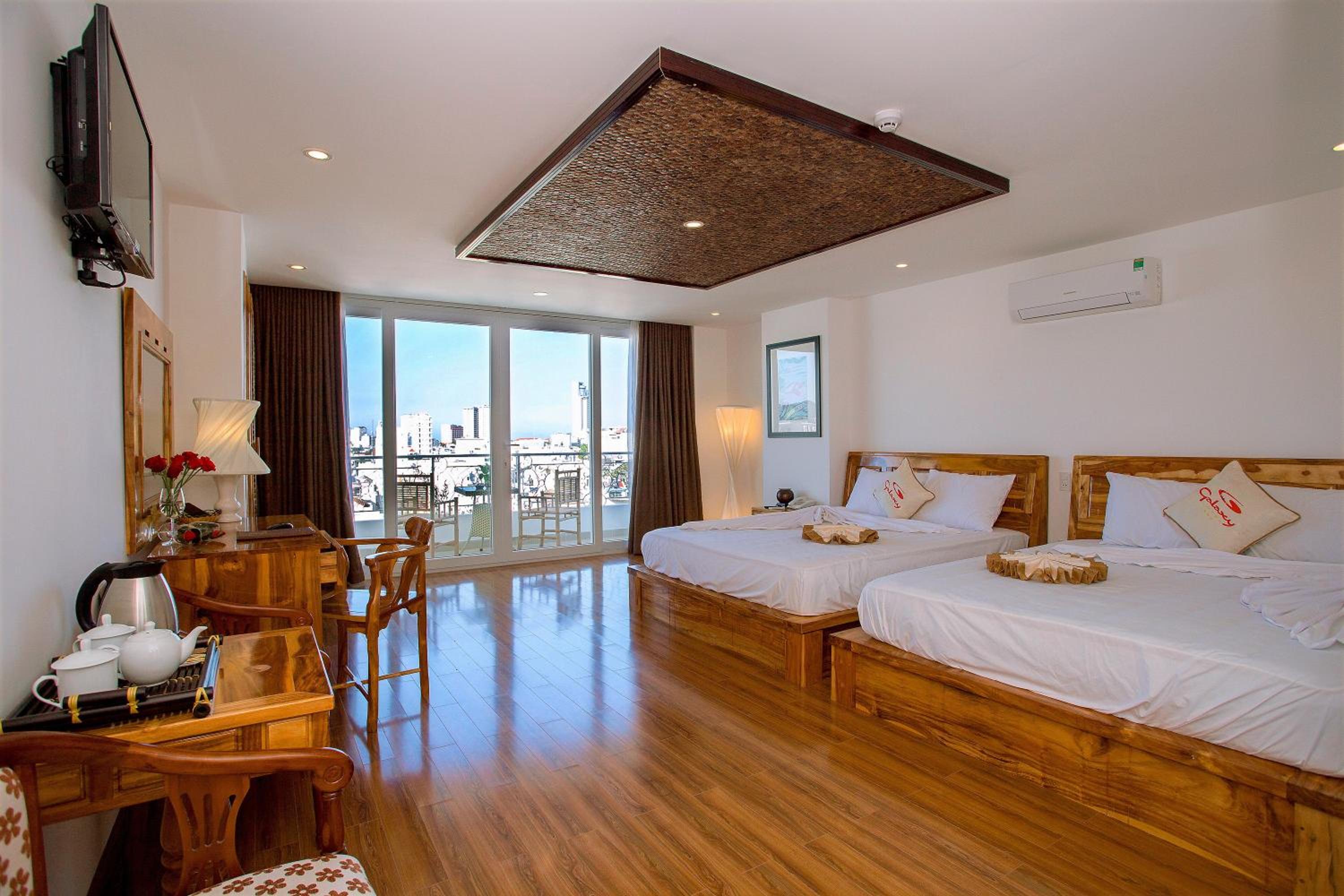 Senior, Deluxe, Family, 2 Queen Beds, Balcony