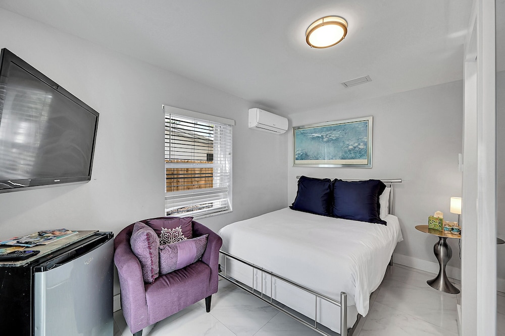 Intimate, Double Bed