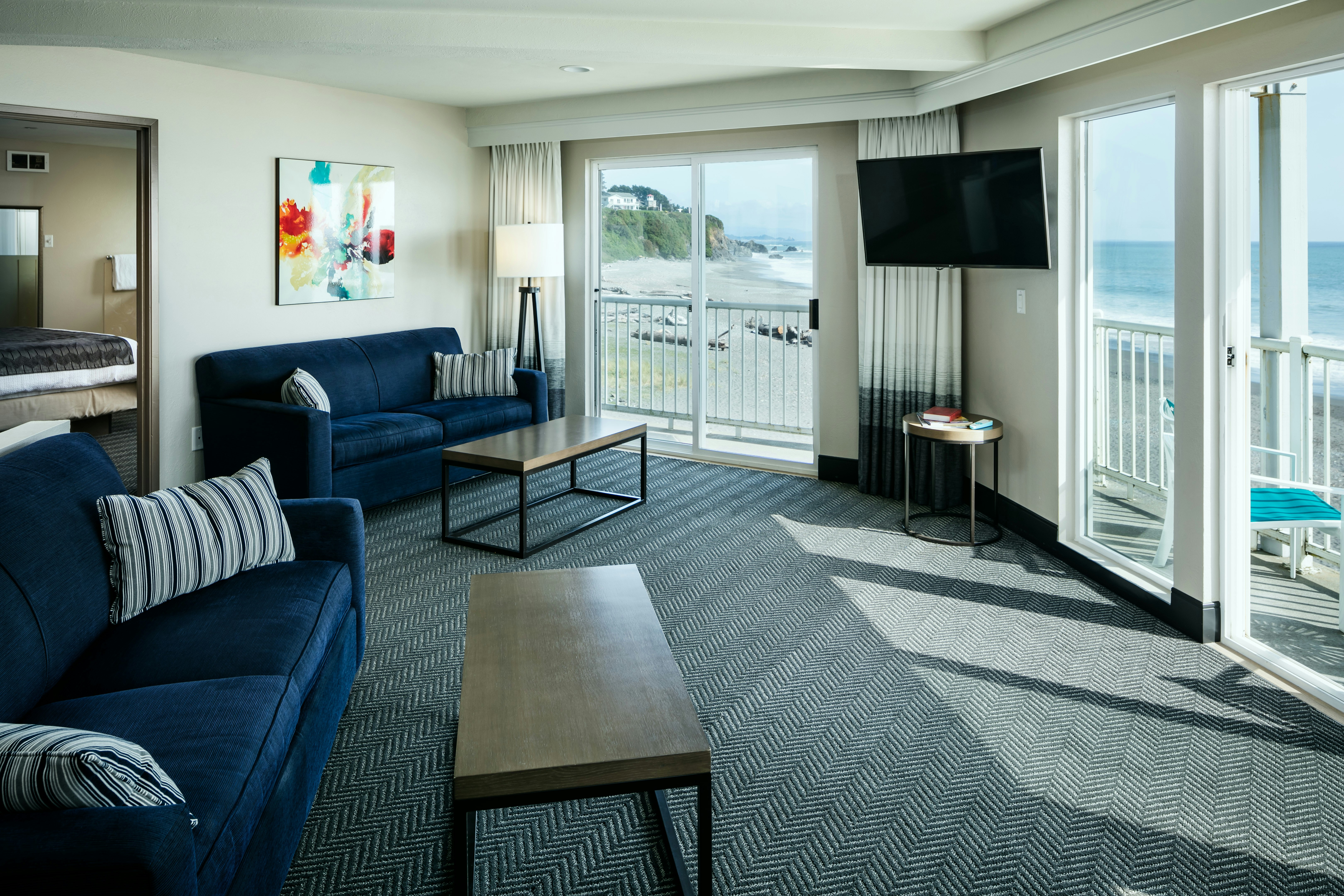 Beachfront Inn 25/39