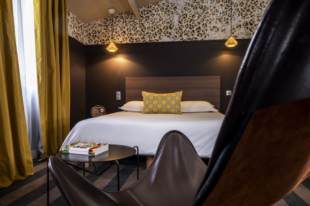 Superior, Twin Beds, Garden or Castle View، L Hotel 5/10
