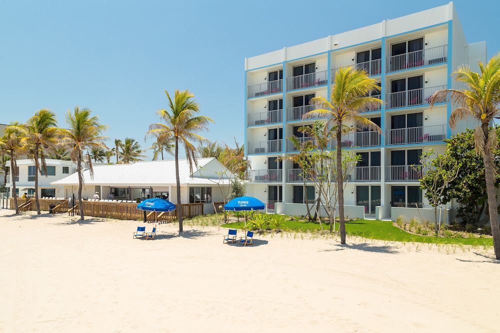 Plunge Beach Hotel 53/66