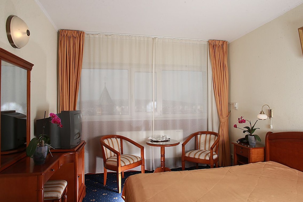 Hotel Moldova 59/80