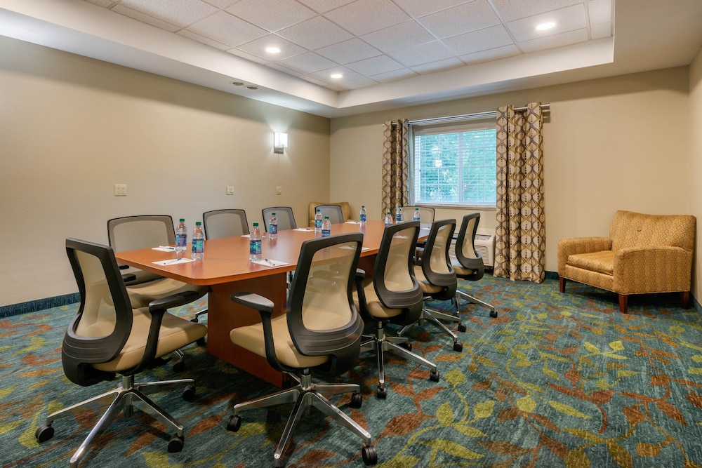 Candlewood Suites Fort Myers - Sanibel Gateway, an IHG Hotel 40/43
