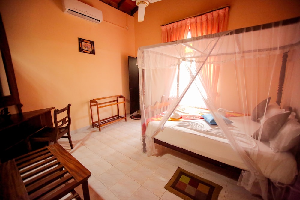 Frangipani Motel 10/46