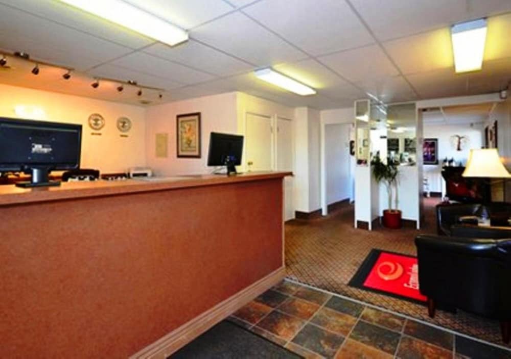 Adirondack Efficiencies Ex Econo Lodge Watertown 3/43