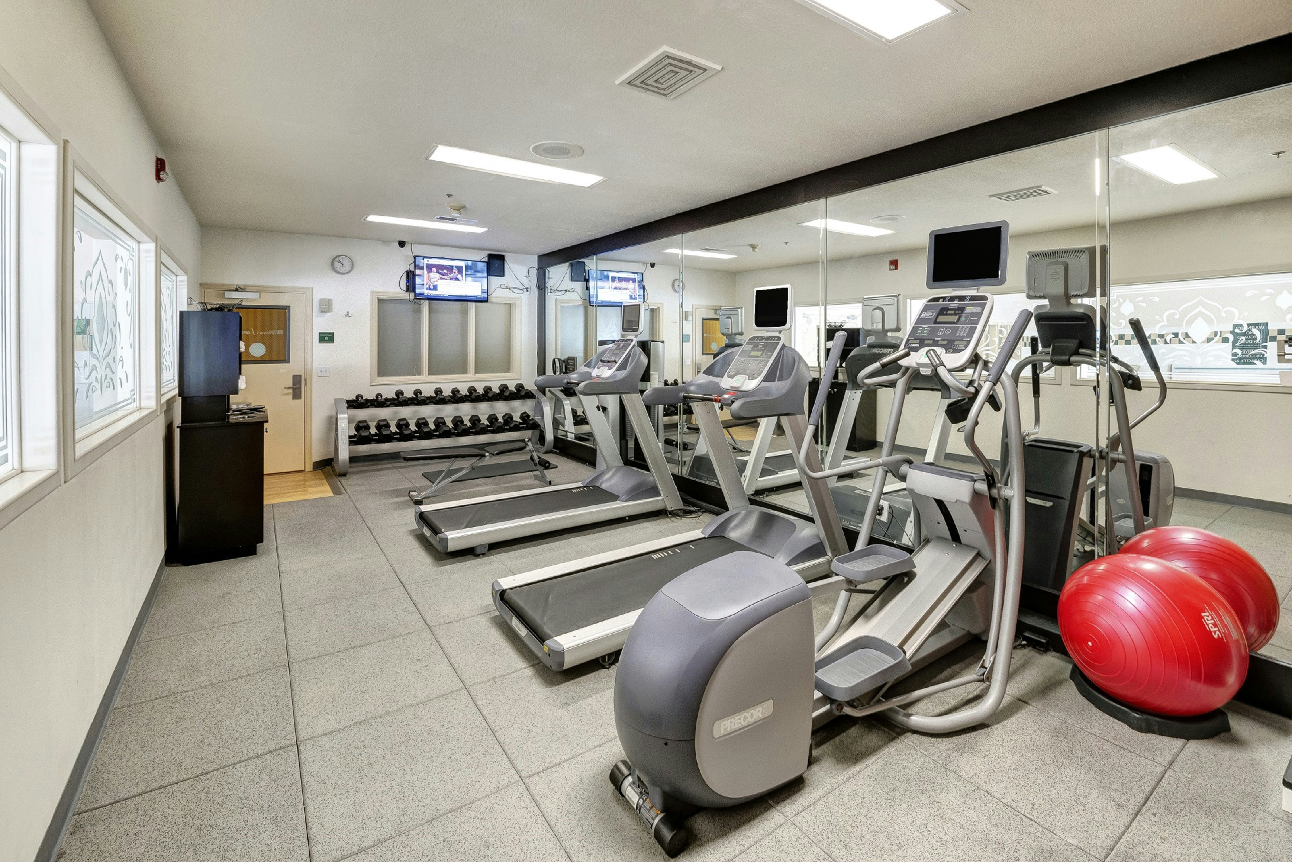 Hilton Garden Inn Portland Airport, OR 12/32