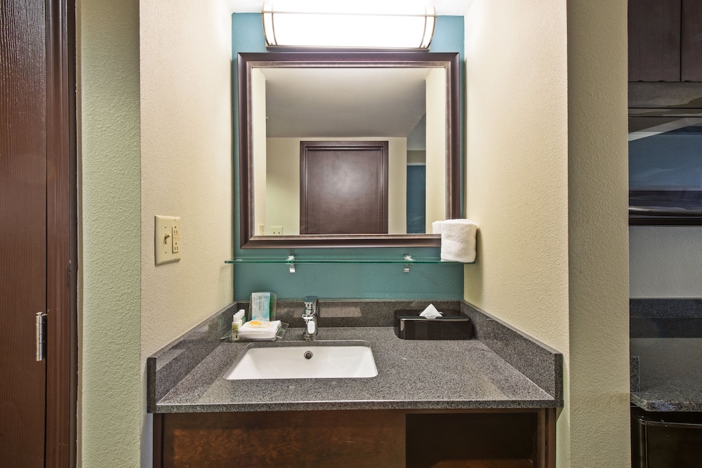 Holiday Inn Harrisburg East 58/61