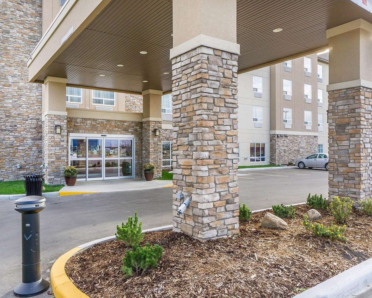 Comfort Inn & Suites Edmonton International Airport 5/28