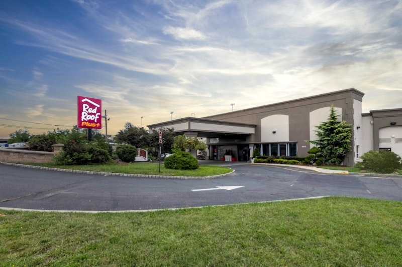 Red Roof PLUS Woodbridge - Carteret 22/27