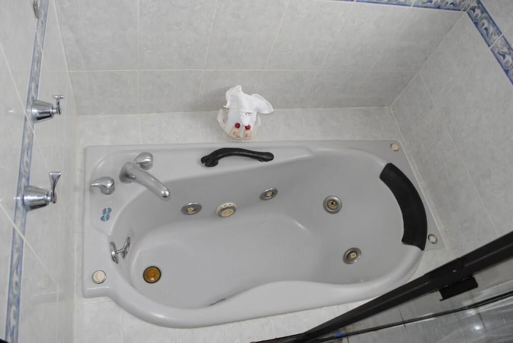Hotel Arcos del Parque 42/46