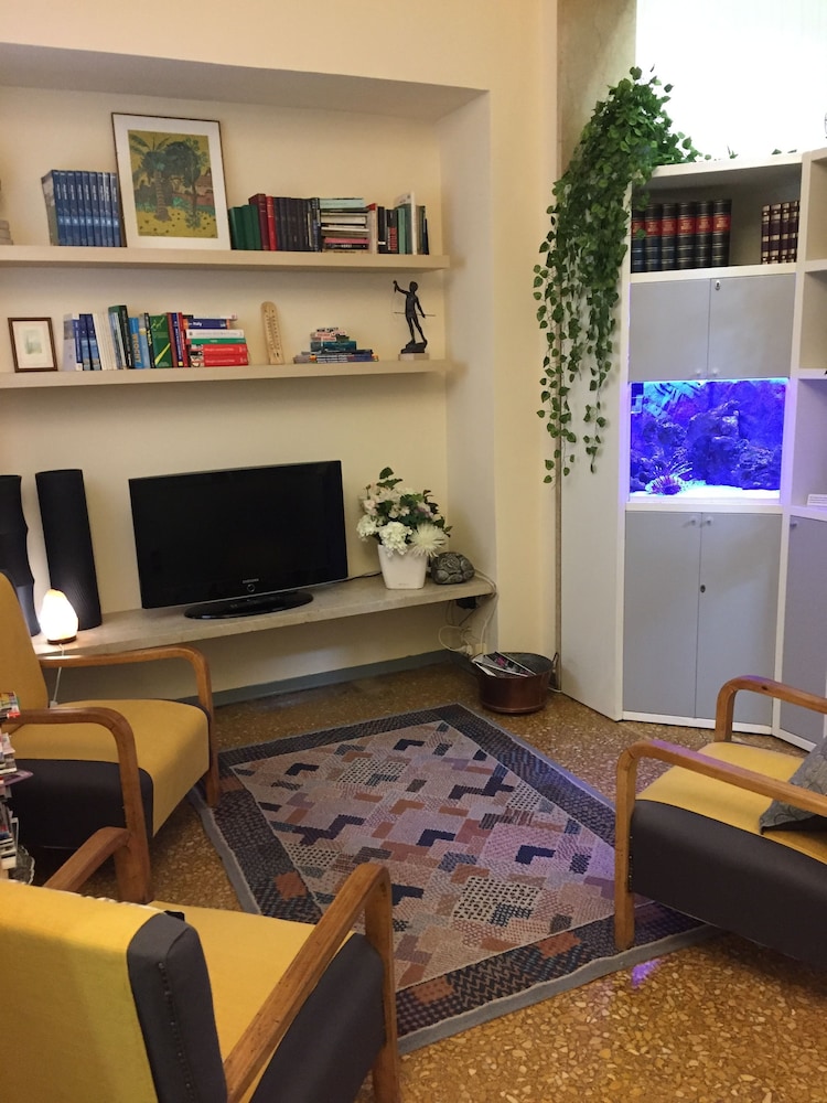 Cairoli Hotel 47/79