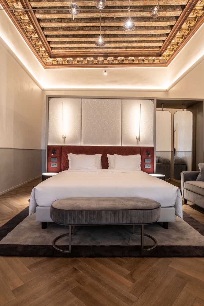 Radisson Collection Hotel, Palazzo Nani Venice 19/77
