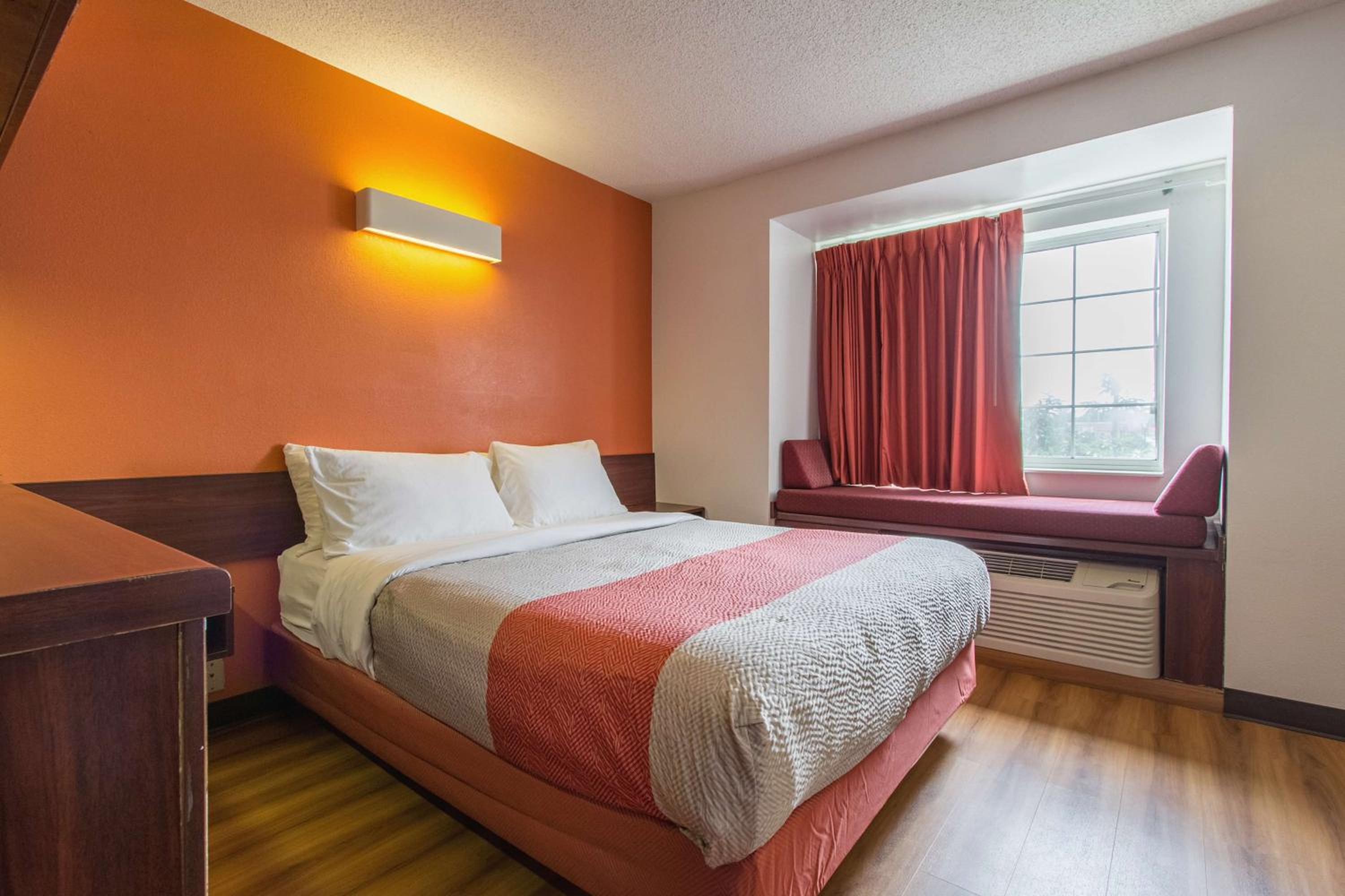 Deluxe, Suite