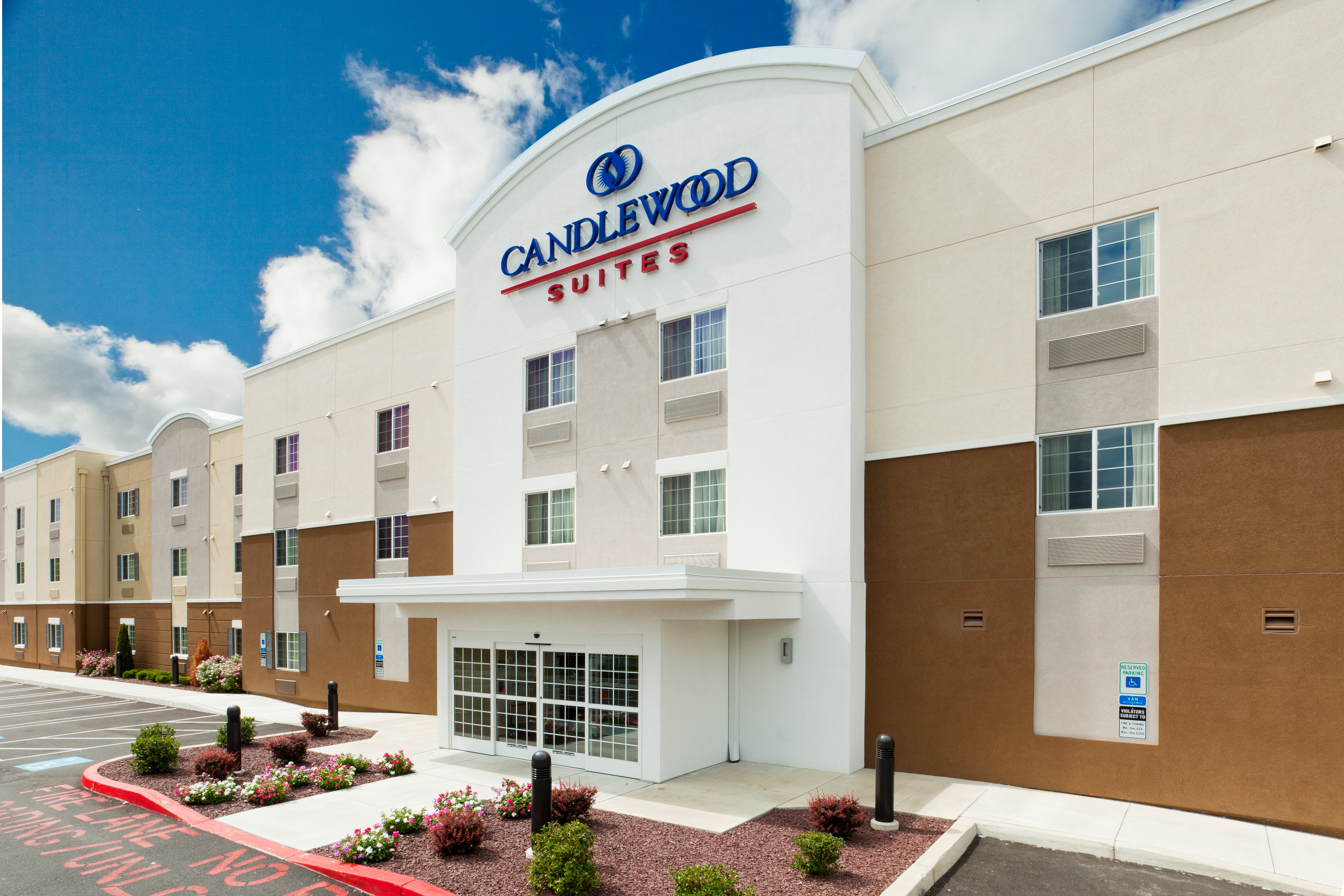 CANDLEWOOD SUITES HARRISBURG 6/76