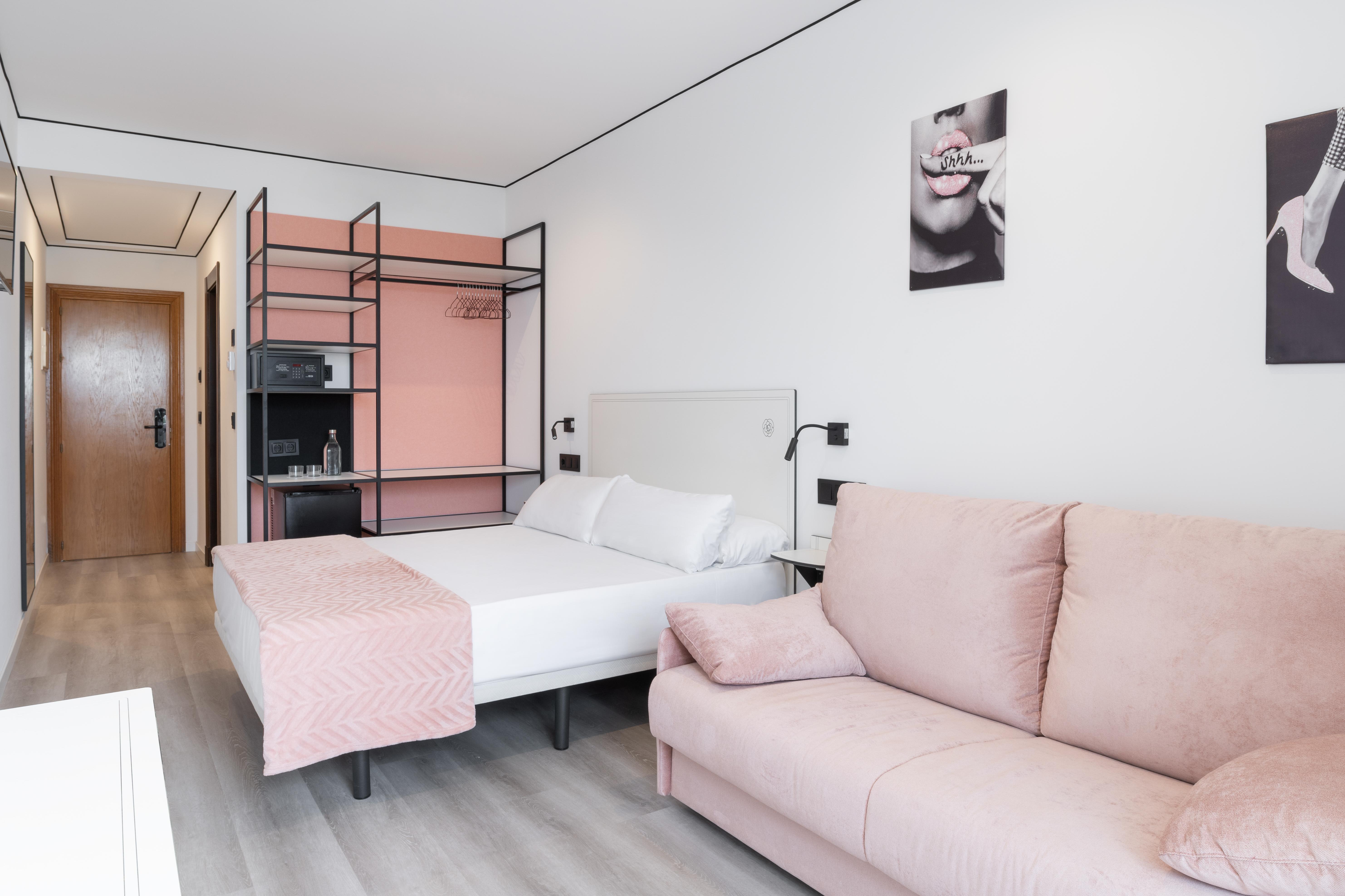 غرفة قياسية بإطلالة على البحر بشرفة، Hotel Condesa 2/2