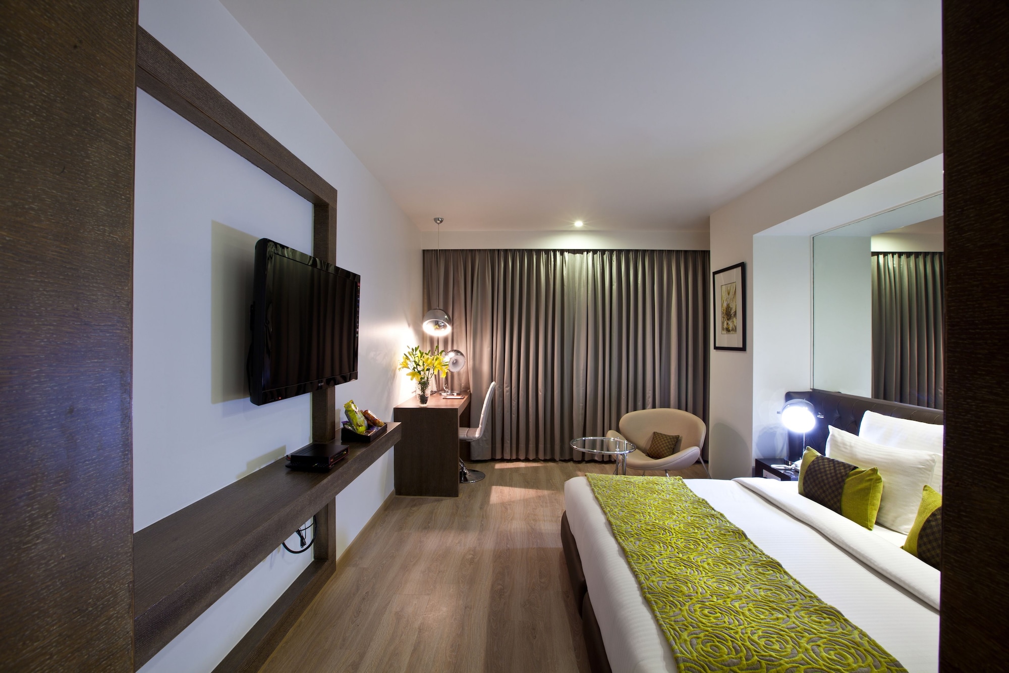 Premium, Double Bed, Garden View