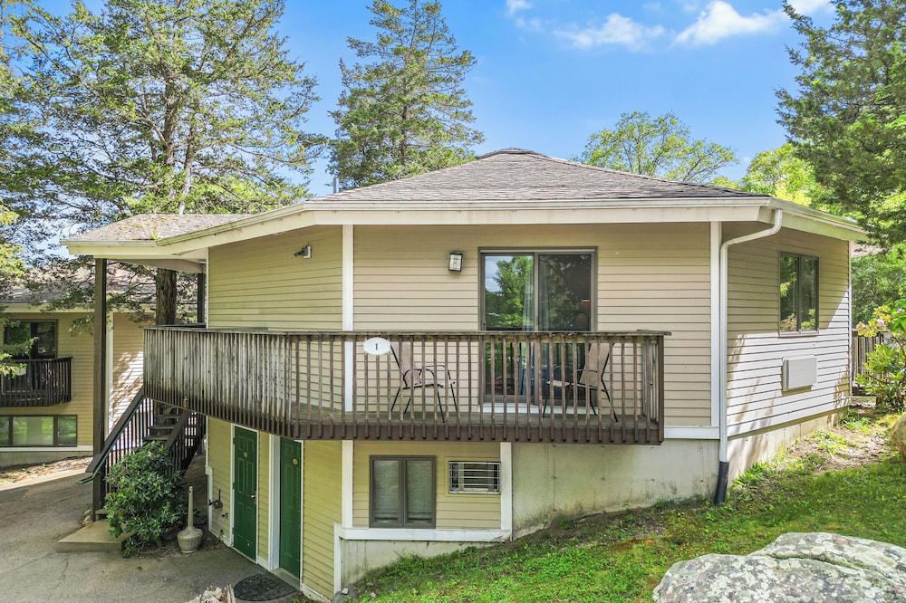 Cedar Park Whirlpool Suites 6/61
