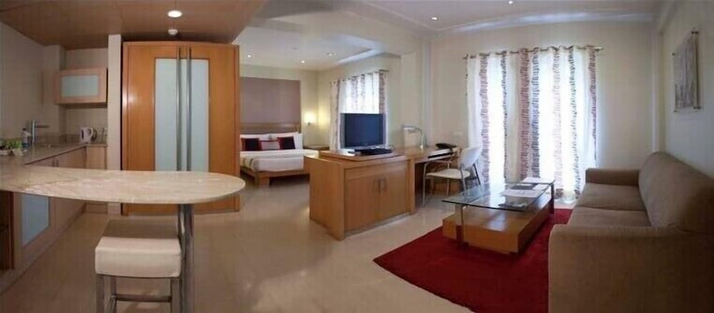Avalon Courtyard Residence 18/31