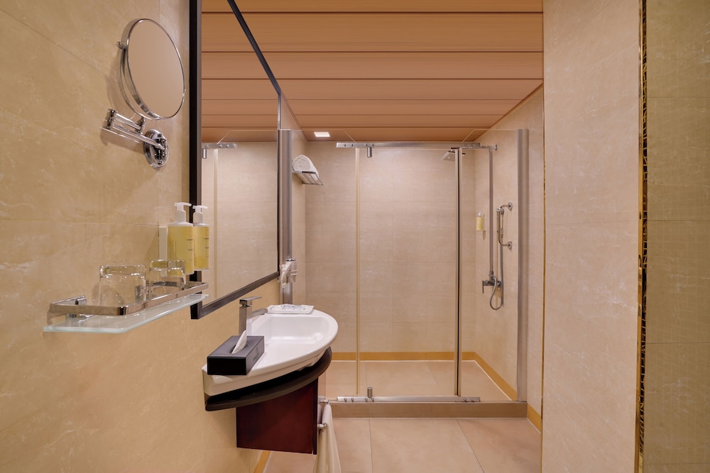 Lemon Tree Hotel, Centre Point, Jamshedpur 44/46