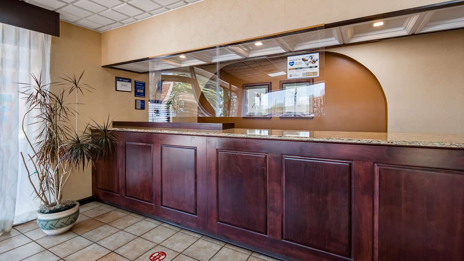 Best Western Thunderbird Motel 1/9