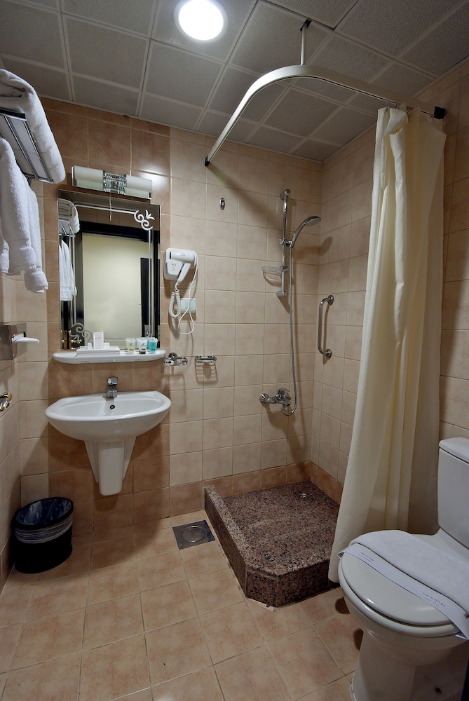 الإيمان طيبة(Kingsgate Hotel Durrat) 39/40