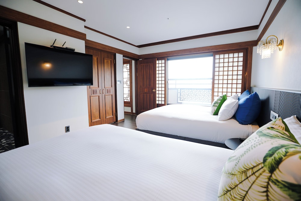 Imperial, Suite, 2 Double Beds, 2 Futon Beds, Garden View، Kolon Hotel Gyeongju 5/10