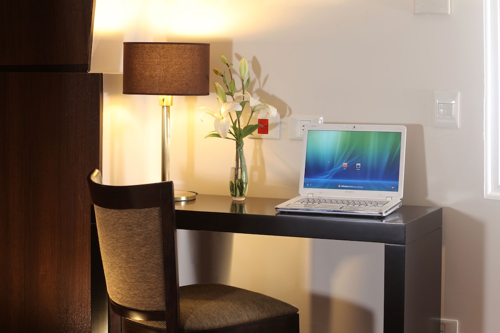 Europlaza Hotel & Suites 10/36
