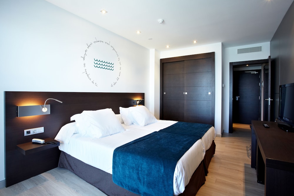 PREMIUM, SEA VIEW, BALCONY