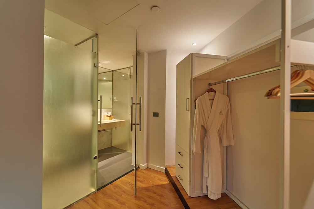 New President Hotel 43/43