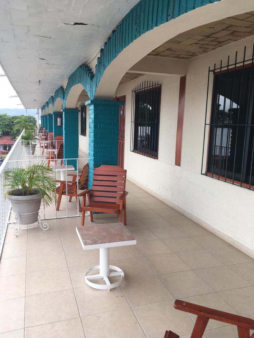 Hotel Los Arcos 37/51
