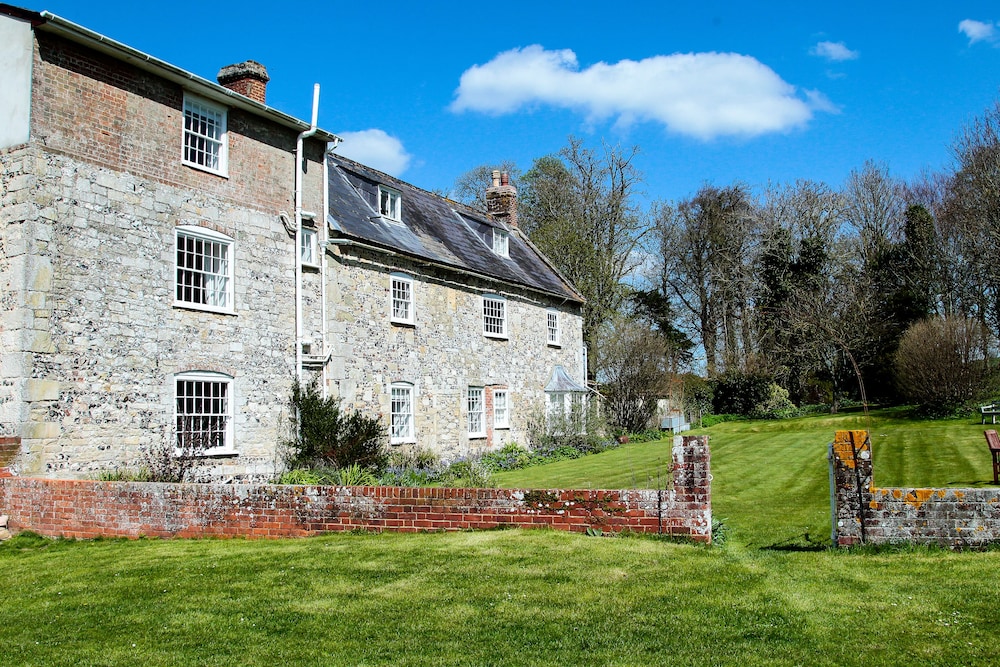 Rollestone Manor 38/47