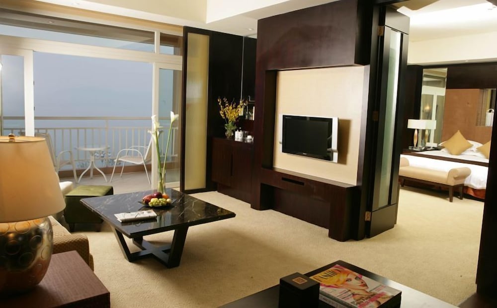 New Century Grand Hotel 20/35
