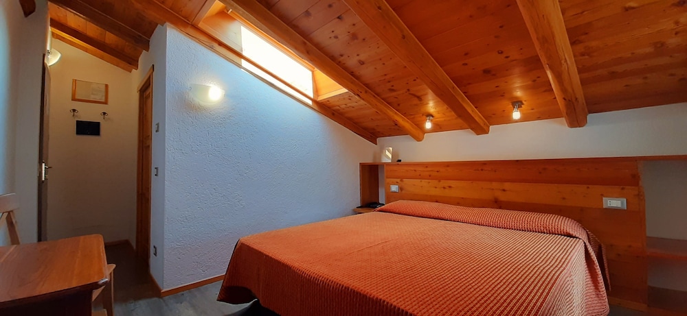Hotel Crampon 39/69