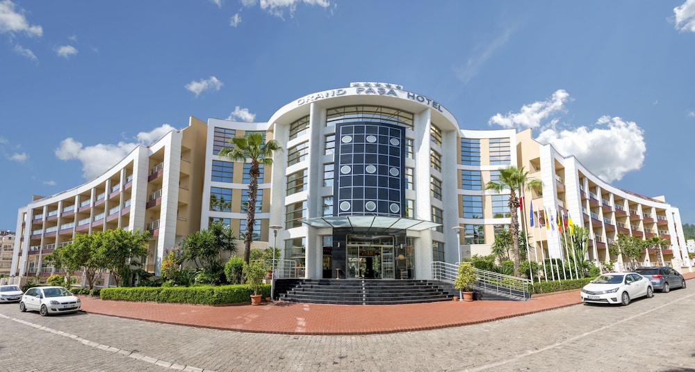 Grand Pasa Hotel 33/38