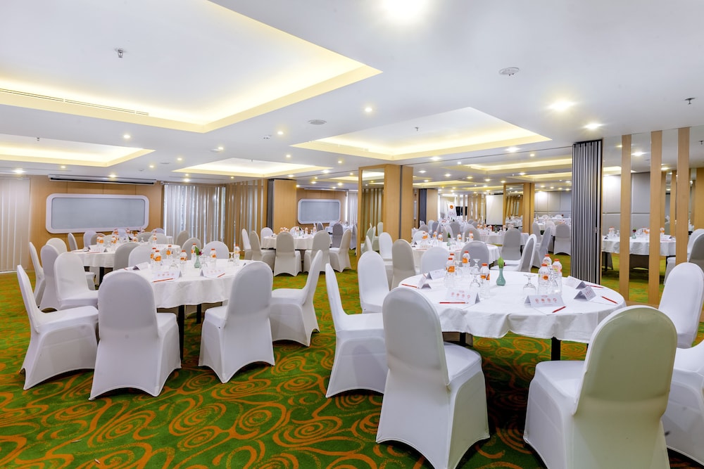 Kuta Galleria Hotel 57/69