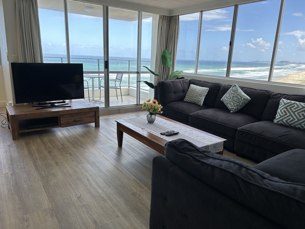 The Penthouses 10/27
