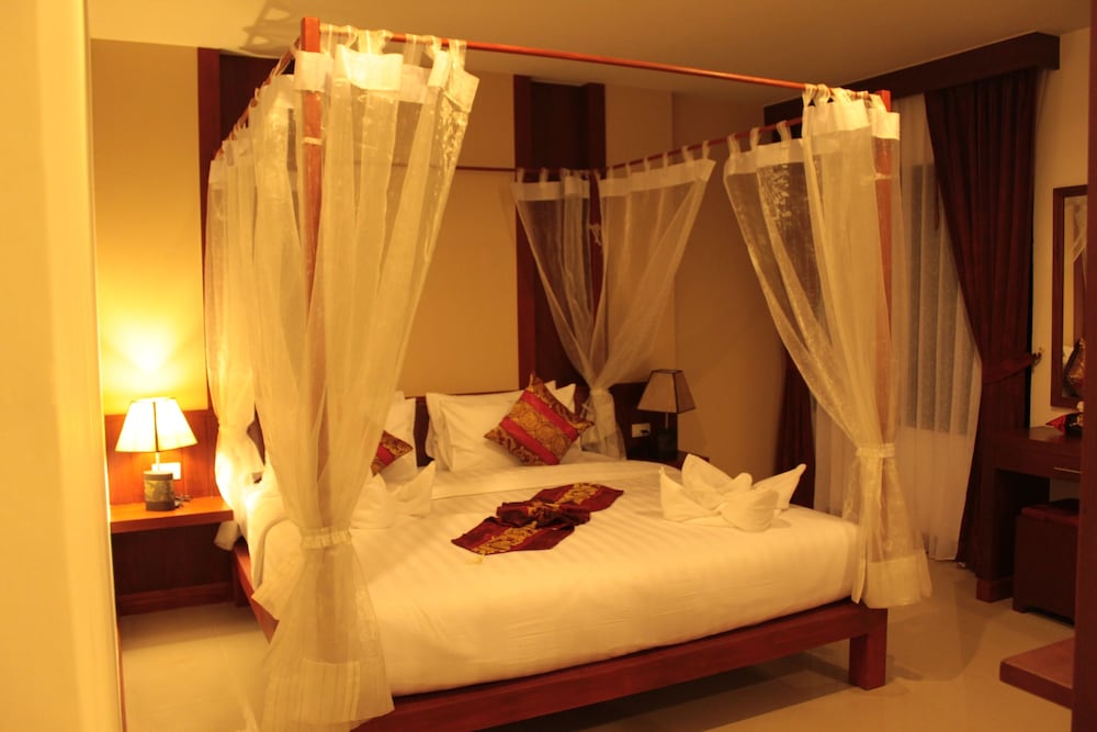 Patong Hemingways Hotel 7/44